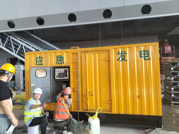 东丰怎样判断空气滤清器是否需要更换？