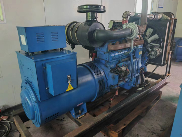 东丰100kW柴油发电机组使用多级机油有哪些优缺点？