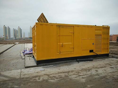 东丰合同中关于乙方责任导致工期延误的赔偿标准应该如何制定？