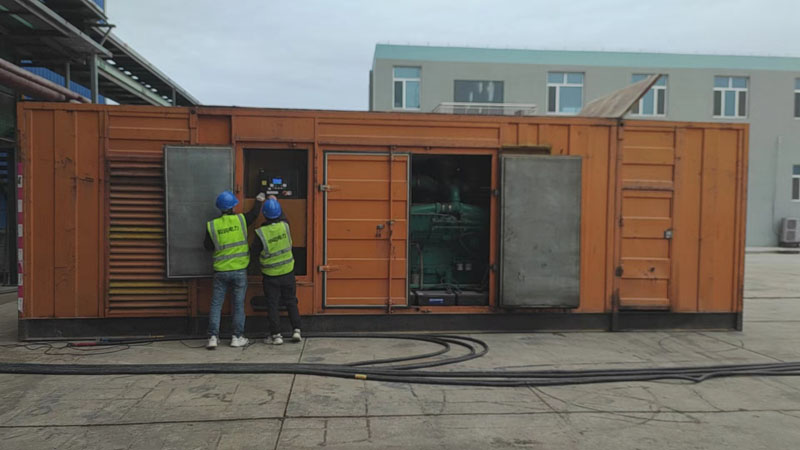 东丰如何检查柴油发电机组的机油油位？